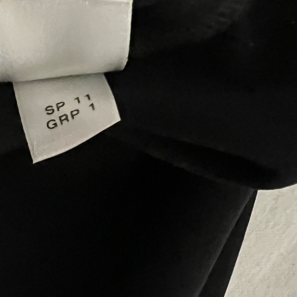 St. John cropped straight leg black pants with cuff size 6. - Picture 6 of 8